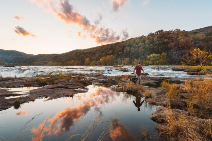 The largest waterfall on the New River, Sandstone Falls spans the river where it is 1500 feet wide. Divided by a series of islands, the river drops 10 to 25 feet.